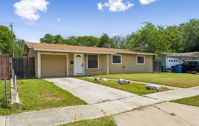 Home for sale at 835 Lovera Blvd in San Antonio, TX — photo 1