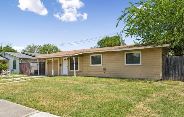 Home for sale at 835 Lovera Blvd in San Antonio, TX — photo 2