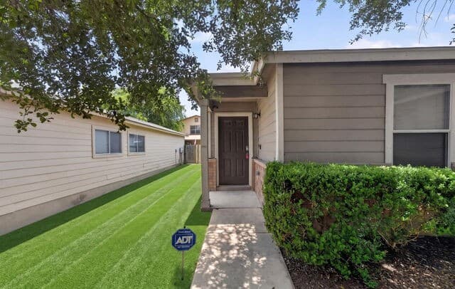 Home for sale at 9922 Hawksbill Peak in San Antonio, TX — photo 5