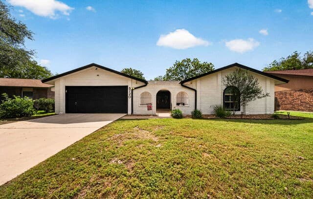 3-bedroom home for sale at 8720 Thatch in San Antonio TX