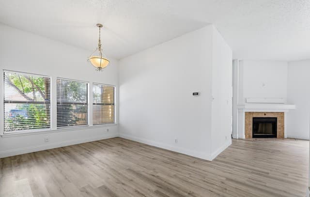 Home for sale at 7107 Grassy Trl in San Antonio, TX — photo 4