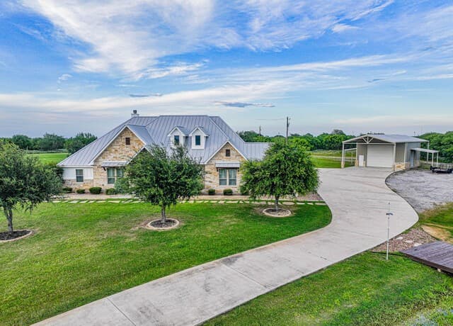 Home for sale at 1980 County Road 361 in La Vernia, TX — photo 3