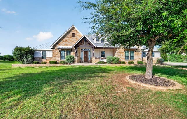 Home for sale at 1980 County Road 361 in La Vernia, TX — photo 5