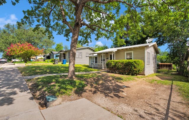 Home for sale at 1611 Lee Hall in San Antonio, TX — photo 2