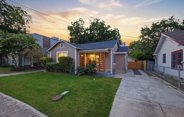 Home for sale at 221 E French Pl in San Antonio, TX — photo 3