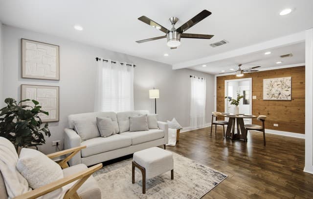 Home for sale at 221 E French Pl in San Antonio, TX — photo 4