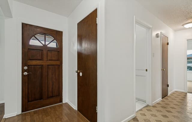 Home for sale at 207 Balboa Dr in Universal City, TX — photo 4