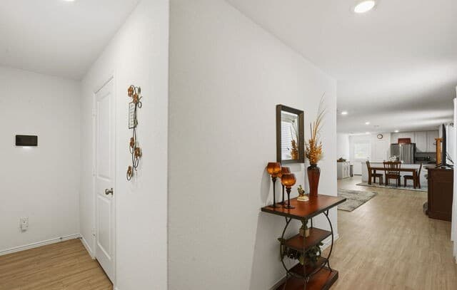 Home for sale at 156 Cowboy Rdg in Pleasanton, TX — photo 5