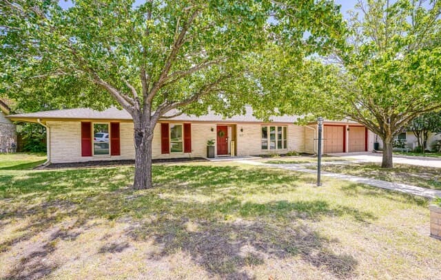 Home for sale at 622 Sunhaven Dr in Windcrest, TX — photo 3