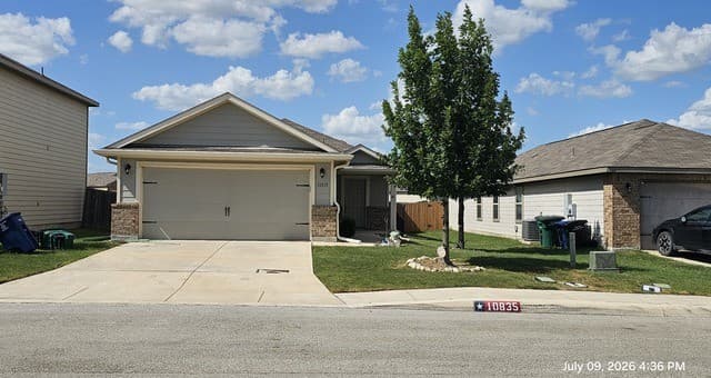 Home for sale at 10835 Airmen Dr in Converse, TX — photo 2