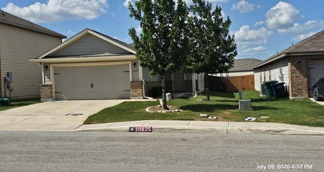 Home for sale at 10835 Airmen Dr in Converse, TX — photo 3