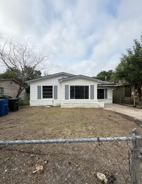 Home for sale at 662 Brunswick Blvd in San Antonio, TX — photo 2