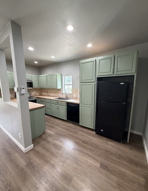 Home for sale at 1812 Ruiz St in San Antonio, TX — photo 5