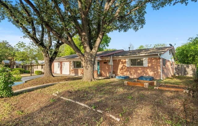 Home for sale at 11110 Rendezvous Dr in San Antonio, TX — photo 2
