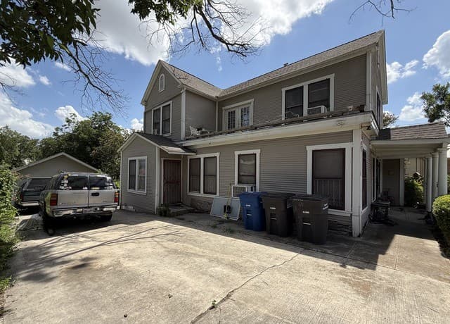 Home for sale at 706 E Carson in San Antonio, TX — photo 3