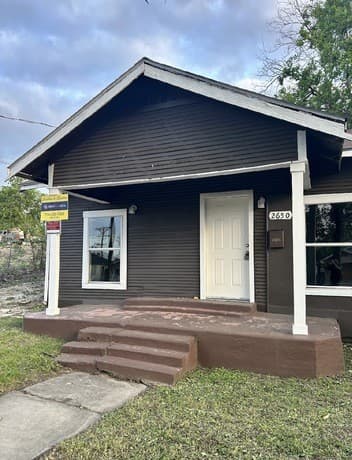 Home for sale at 2650 E Commerce St in San Antonio, TX — photo 3