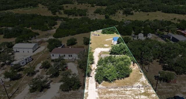 Home for sale at 418 Pr 1505 in Bandera, TX — photo 2