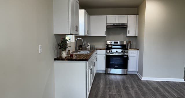 Home for sale at 808 E 6th St in Nixon, TX — photo 2