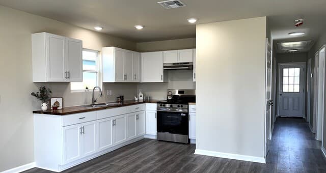 Home for sale at 808 E 6th St in Nixon, TX — photo 4