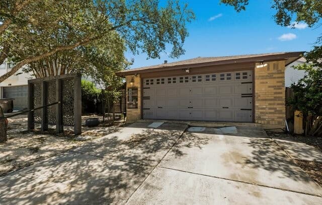 Home for sale at 6406 Chimney Nest in San Antonio, TX — photo 2