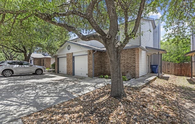 Home for sale at 6030 Bantry Bay in San Antonio, TX — photo 2