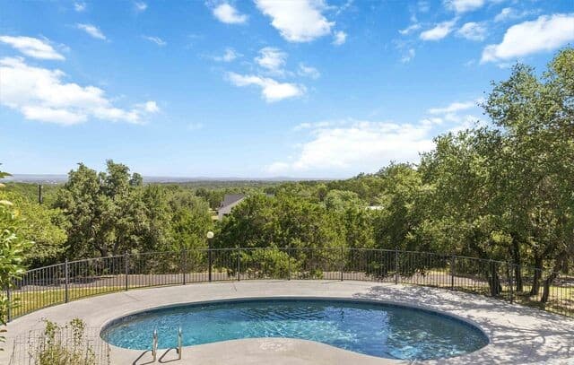 Home for sale at 318 Remington Dr in Bergheim, TX — photo 5