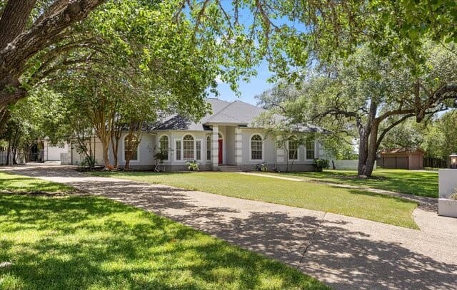 Home for sale at 29705 Saddleback Cir in Fair Oaks Ranch, TX — photo 1