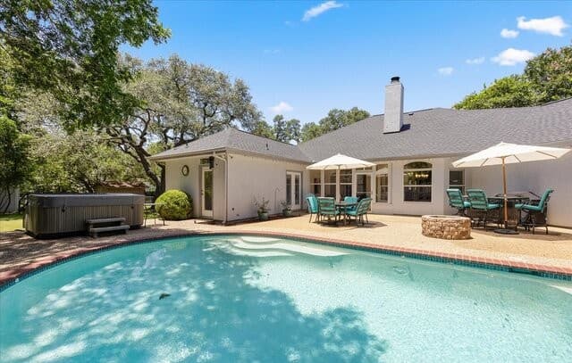 Home for sale at 29705 Saddleback Cir in Fair Oaks Ranch, TX — photo 2