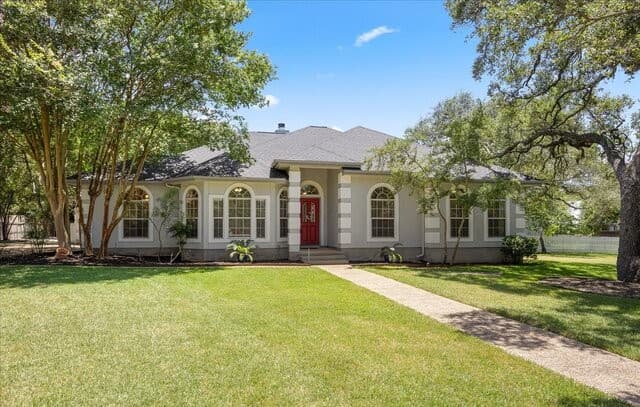 Home for sale at 29705 Saddleback Cir in Fair Oaks Ranch, TX — photo 3