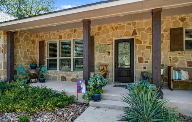 Home for sale at 170 Montesito Ln in Floresville, TX — photo 2