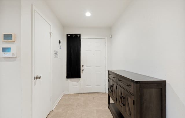 Home for sale at 4755 Crested Grv in San Antonio, TX — photo 5