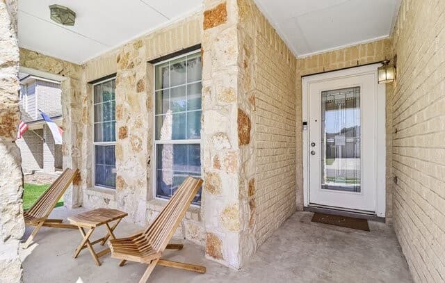 Home for sale at 132 Sleepy Vlg in Cibolo, TX — photo 3
