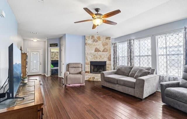 Home for sale at 132 Sleepy Vlg in Cibolo, TX — photo 5