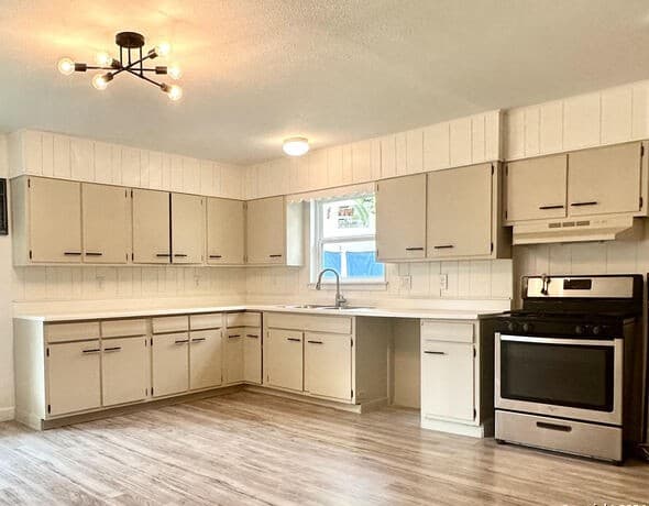 Home for sale at 123 Nash Blvd in San Antonio, TX — photo 5