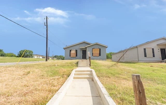 Home for sale at 1003 Yucca St in San Antonio, TX — photo 1
