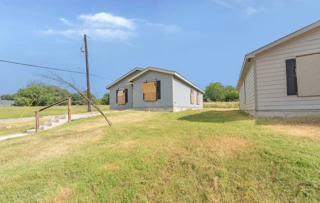 Home for sale at 1003 Yucca St in San Antonio, TX — photo 3