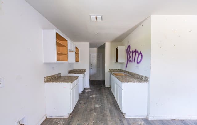 Home for sale at 1003 Yucca St in San Antonio, TX — photo 5