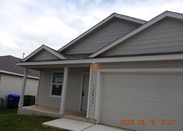 Home for sale at 12835 Basil Cluster in St Hedwig, TX — photo 2
