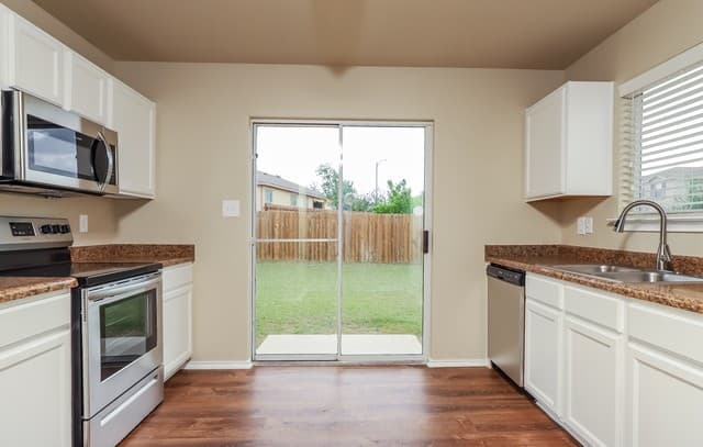 Home for sale at 2702 Antique Rose in San Antonio, TX — photo 4