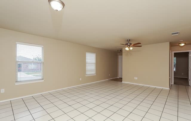 Home for sale at 2702 Antique Rose in San Antonio, TX — photo 5