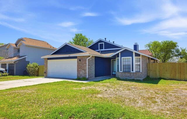 Home for sale at 5223 Lakebend East DR in San Antonio, TX — photo 3