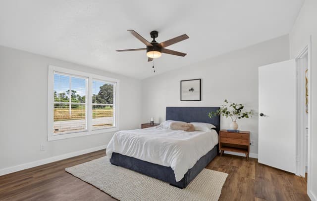 Home for sale at 1302 Hickory Street in Jourdanton, TX — photo 5
