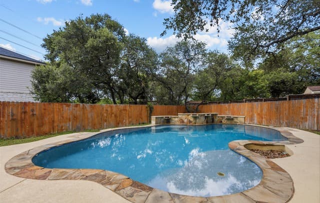 Home for sale at 11622 Claunch in Helotes, TX — photo 2