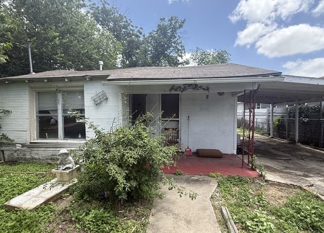 Home for sale at 4438 Buena Vista St in San Antonio, TX — photo 2