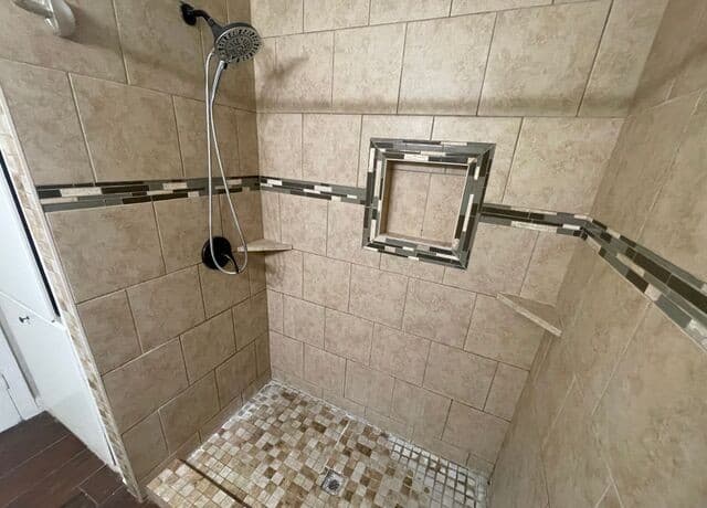 Home for sale at 111 Edgebrook Ln in San Antonio, TX — photo 4