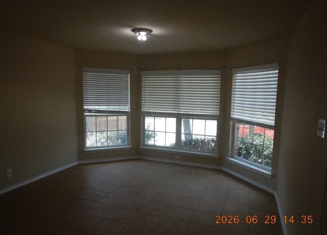 Home for sale at 4710 Acacia Hl in San Antonio, TX — photo 3