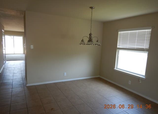 Home for sale at 4710 Acacia Hl in San Antonio, TX — photo 4
