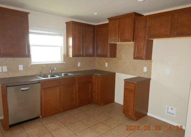 Home for sale at 4710 Acacia Hl in San Antonio, TX — photo 5