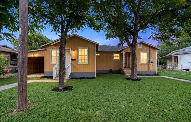Home for sale at 706 W Winnipeg Ave in San Antonio, TX — photo 1