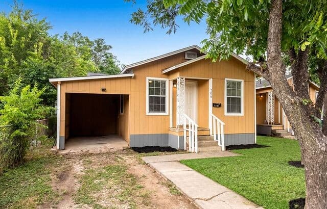 Home for sale at 706 W Winnipeg Ave in San Antonio, TX — photo 3